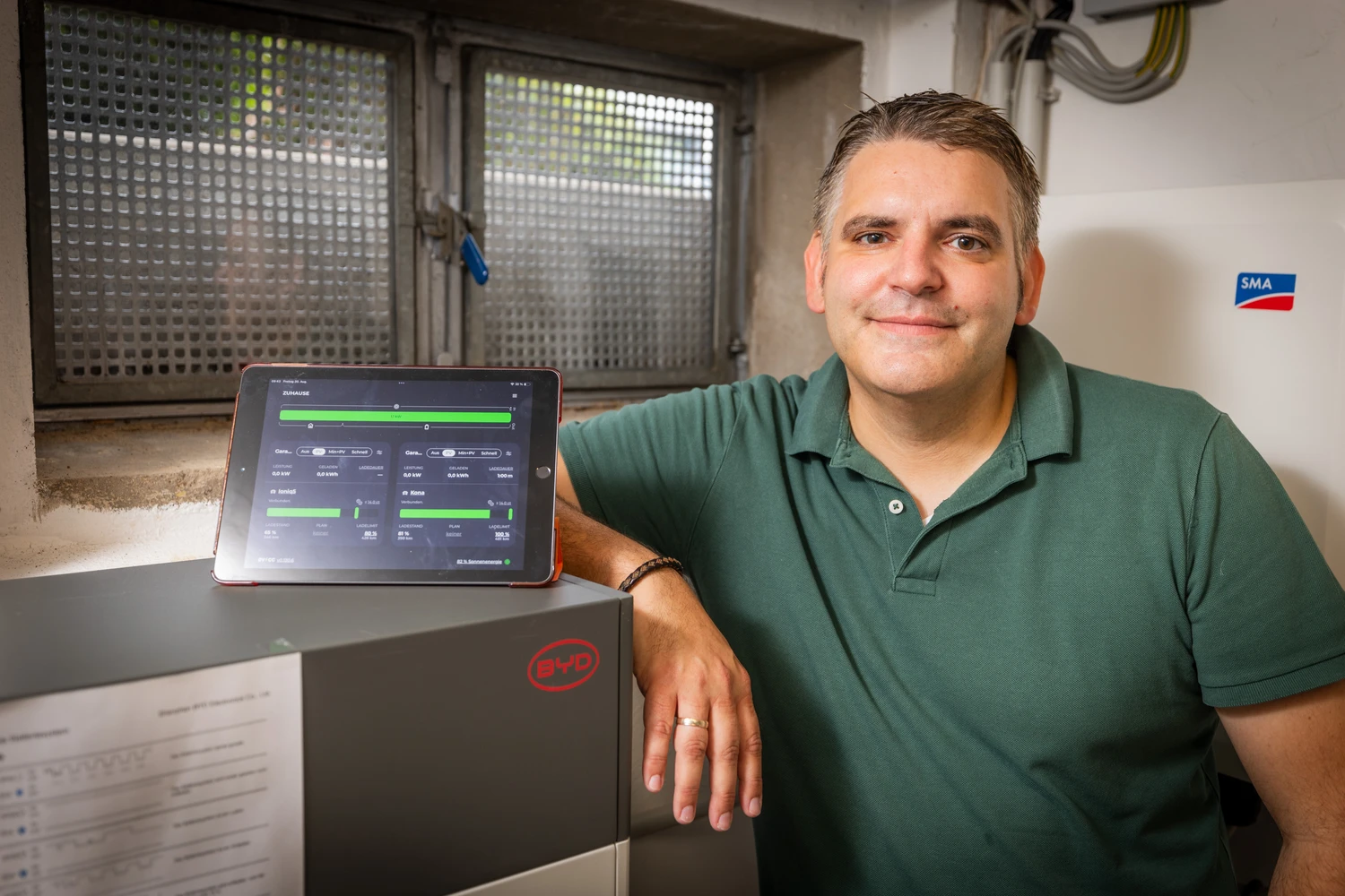 Alex neben evcc auf Tablet